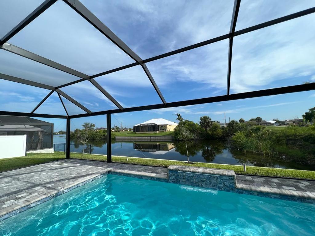 Newly Built Villa Ballerina With Heated Pool And Incredible View Into Beautiful Arrowheadcanal Кейп-Корал Экстерьер фото