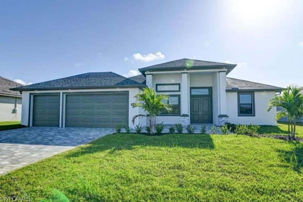 Newly Built Villa Ballerina With Heated Pool And Incredible View Into Beautiful Arrowheadcanal Кейп-Корал Экстерьер фото