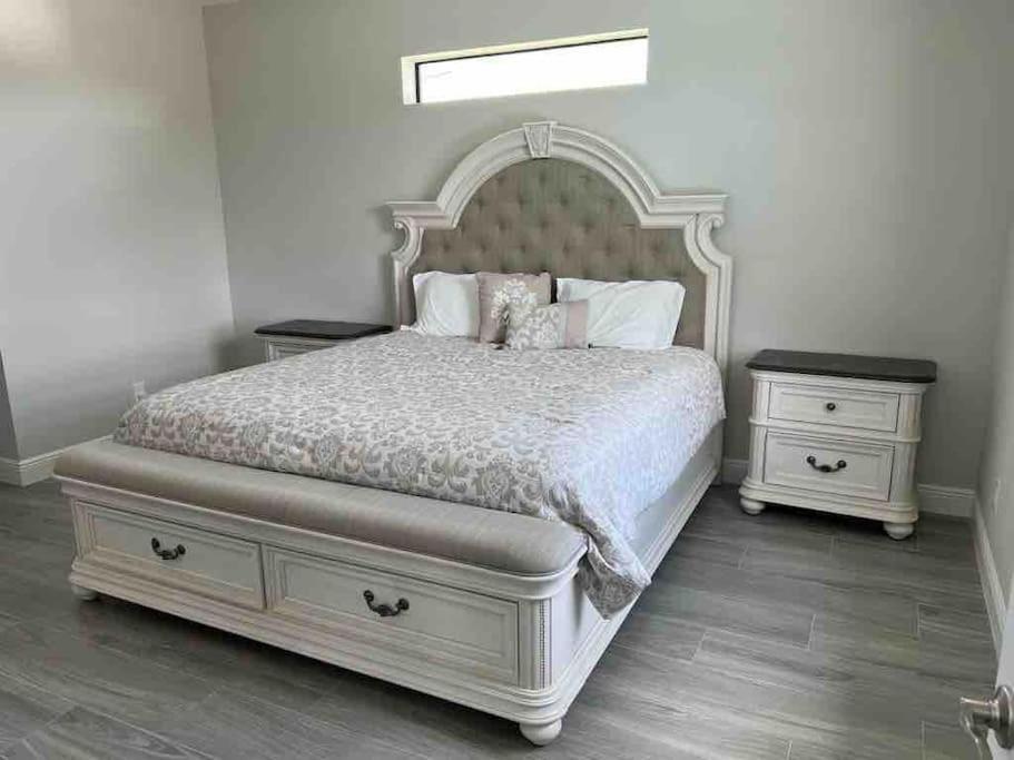 Newly Built Villa Ballerina With Heated Pool And Incredible View Into Beautiful Arrowheadcanal Кейп-Корал Экстерьер фото