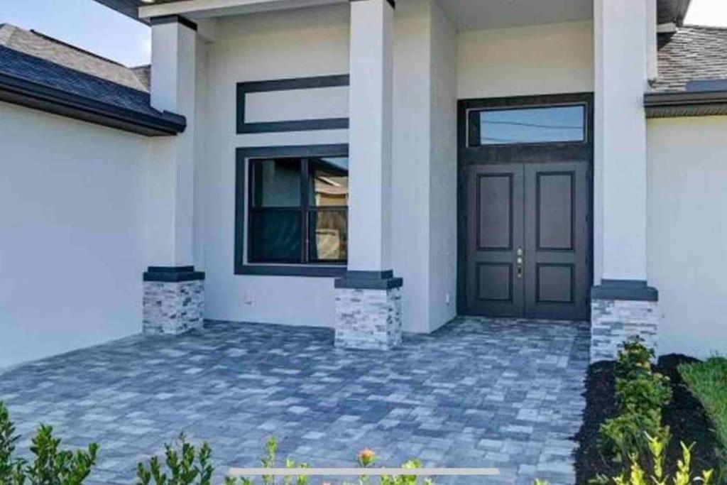 Newly Built Villa Ballerina With Heated Pool And Incredible View Into Beautiful Arrowheadcanal Кейп-Корал Экстерьер фото